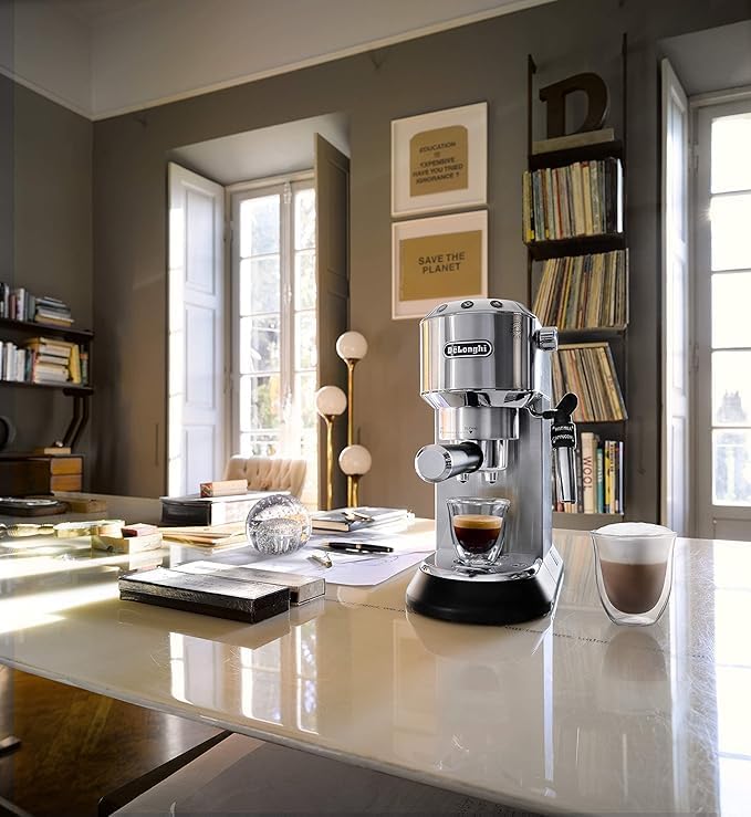 Máquina de café expresso com bomba de 15 barras Delonghi DEDICA ref E-EC685M